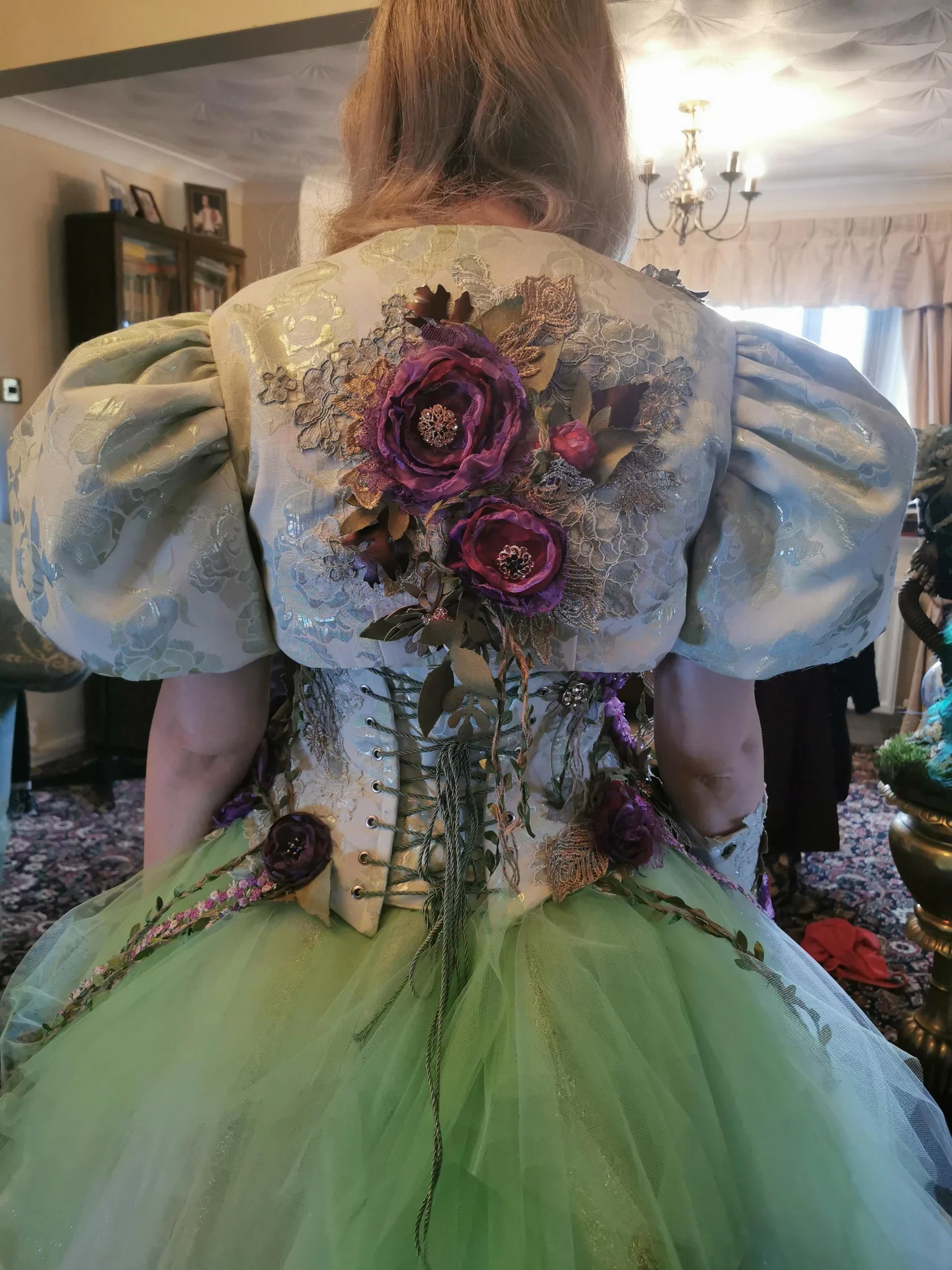 Bespoke costume look FB 1788024675557