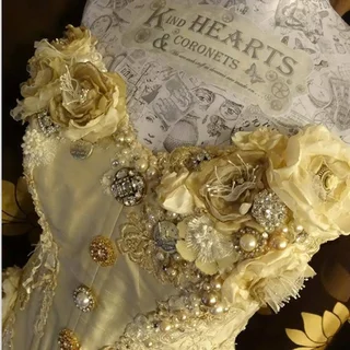 Costumes & Bridalwear